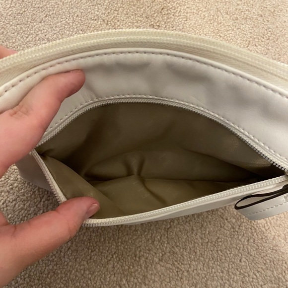 Elle white wristlet - Picture 3 of 6